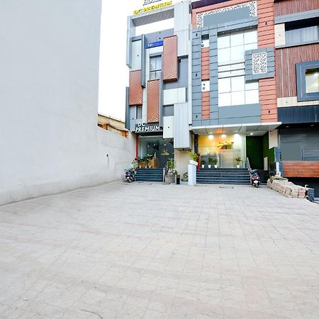 Fabhotel Dc Premium Zirakpur Zewnętrze zdjęcie
